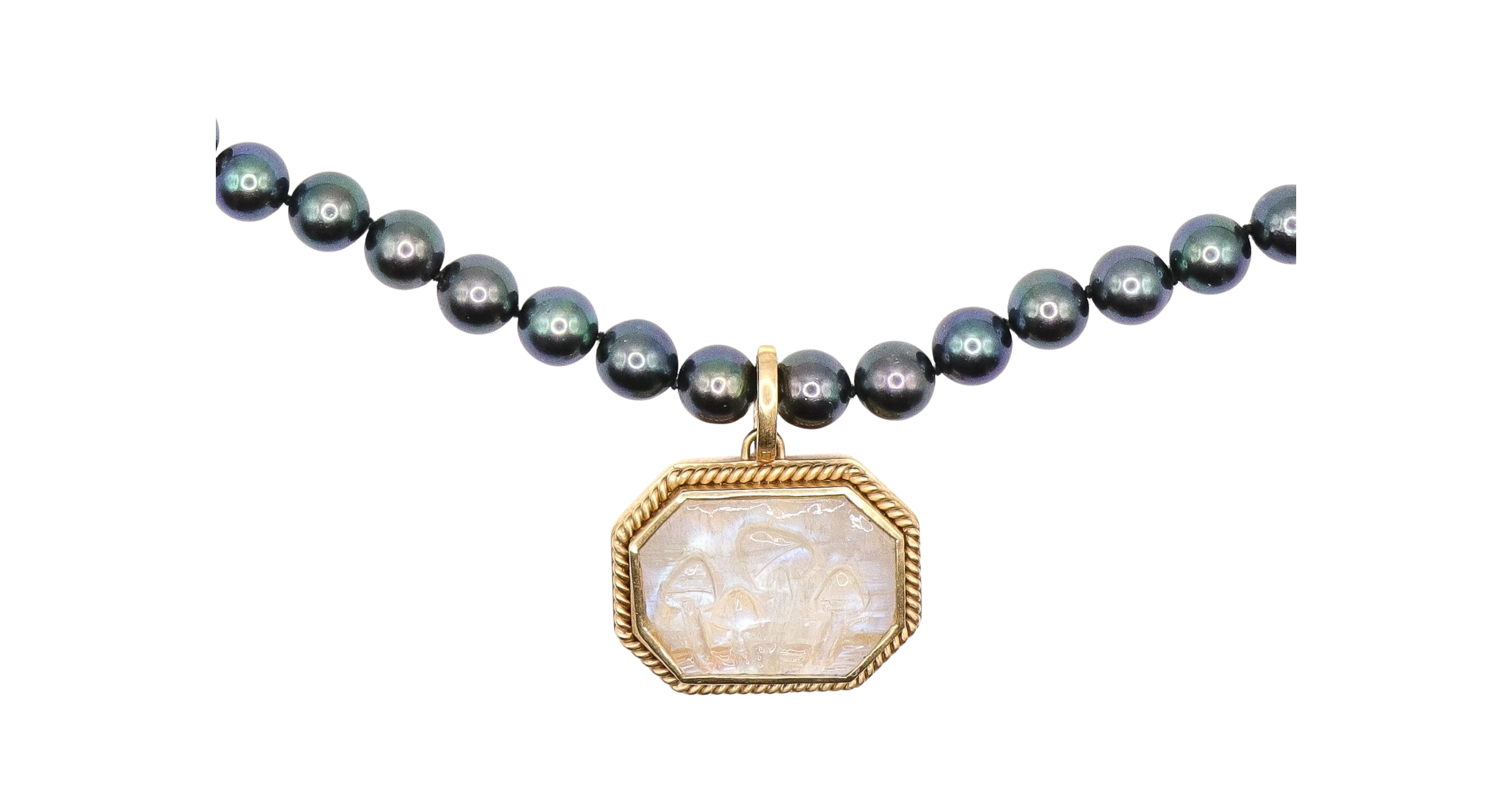 BLACK PEARL & CRYSTAL MUSHROOM NECKLACE